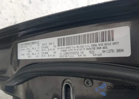 2015 Ram 1500 Laramie z USA, uszkodzony, nr VIN 1C6RR6NT9FS553754